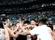 开云体育平台APP-关于河南男篮与辽宁男篮对决，球场激烈氛围高涨的信息