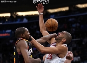 开云体育下载-快船锋线连续砍分，赢得比赛