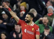 开云体育登录-豪门球队硬碰硬，赛场上风起云涌的简单介绍