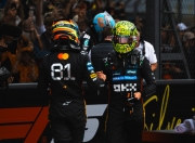 开云体育APP下载-哈斯车队横扫红牛二队，皮亚斯特里点燃赛场