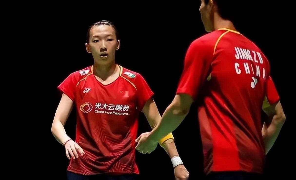 竞技场上蓄势待发,强弱头名仍待定的简单介绍 竞技场上蓄势待发,强弱头名仍待定的简单介绍