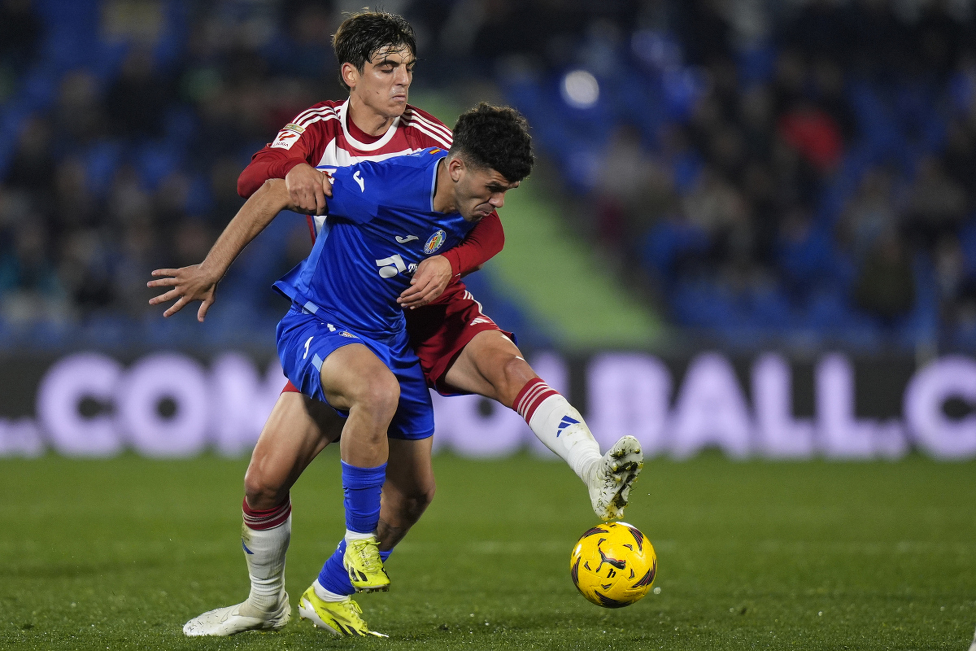 关于格拉纳达主场逆转赫塔菲，摆脱降级区困境的信息