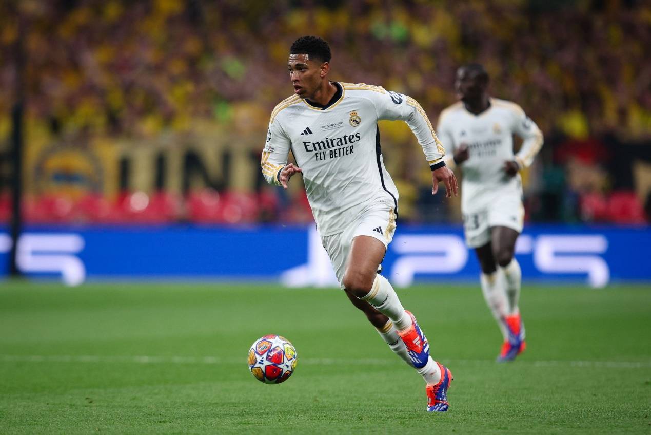 包含马德里竞技主场豪取胜利，皇家马德里险胜的词条