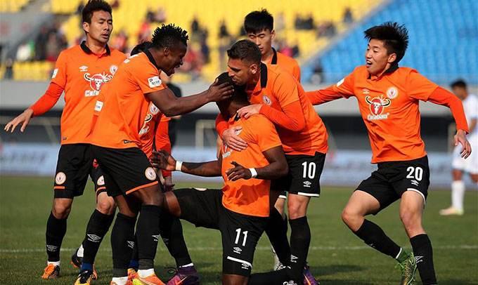 山东鲁能实力碾压对手，球迷尽情欢呼