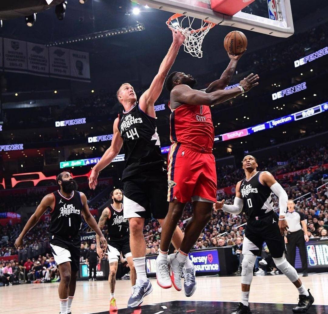 快船锋线连续砍分,赢得比赛 快船锋线连续砍分,赢得比赛