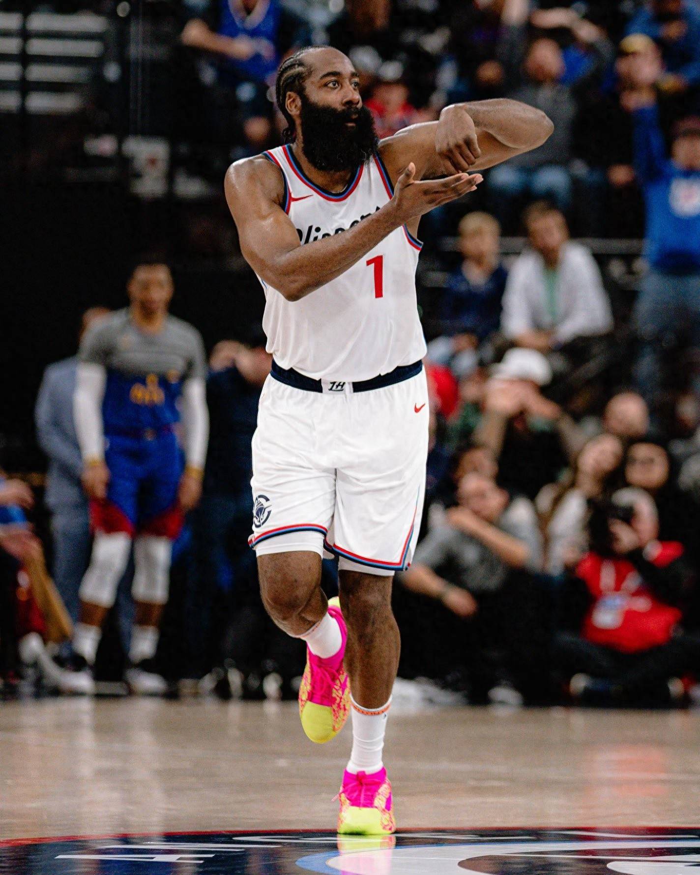 火箭横扫国王,哈登领跑全场 火箭横扫国王,哈登领跑全场