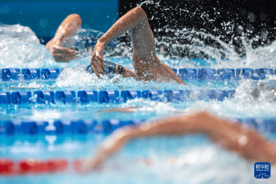 包含迅疾穿越泳道,选手力争抵达终点的词条 包含迅疾穿越泳道,选手力争抵达终点的词条