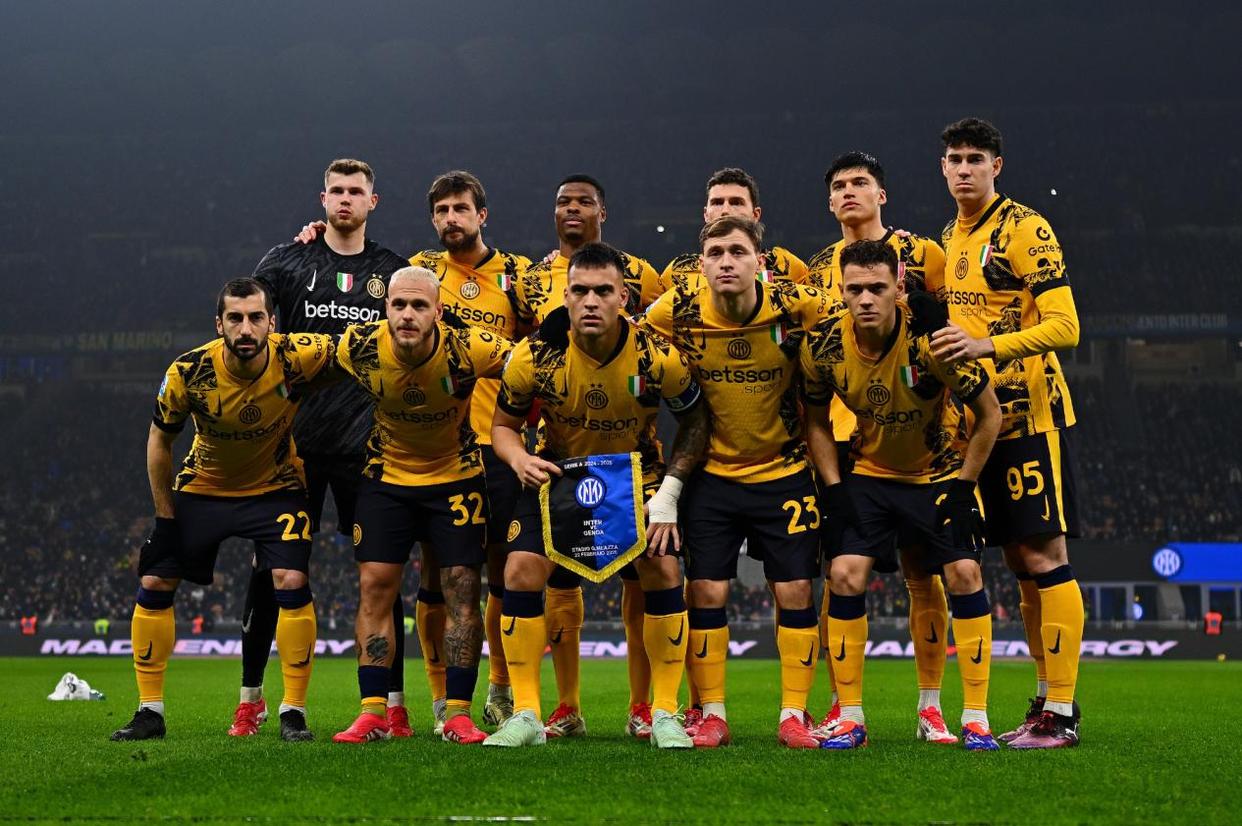 那不勒斯队伍奋力拼搏，追赶领先者的简单介绍