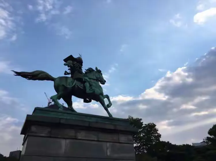 湖人在东京续约引热议