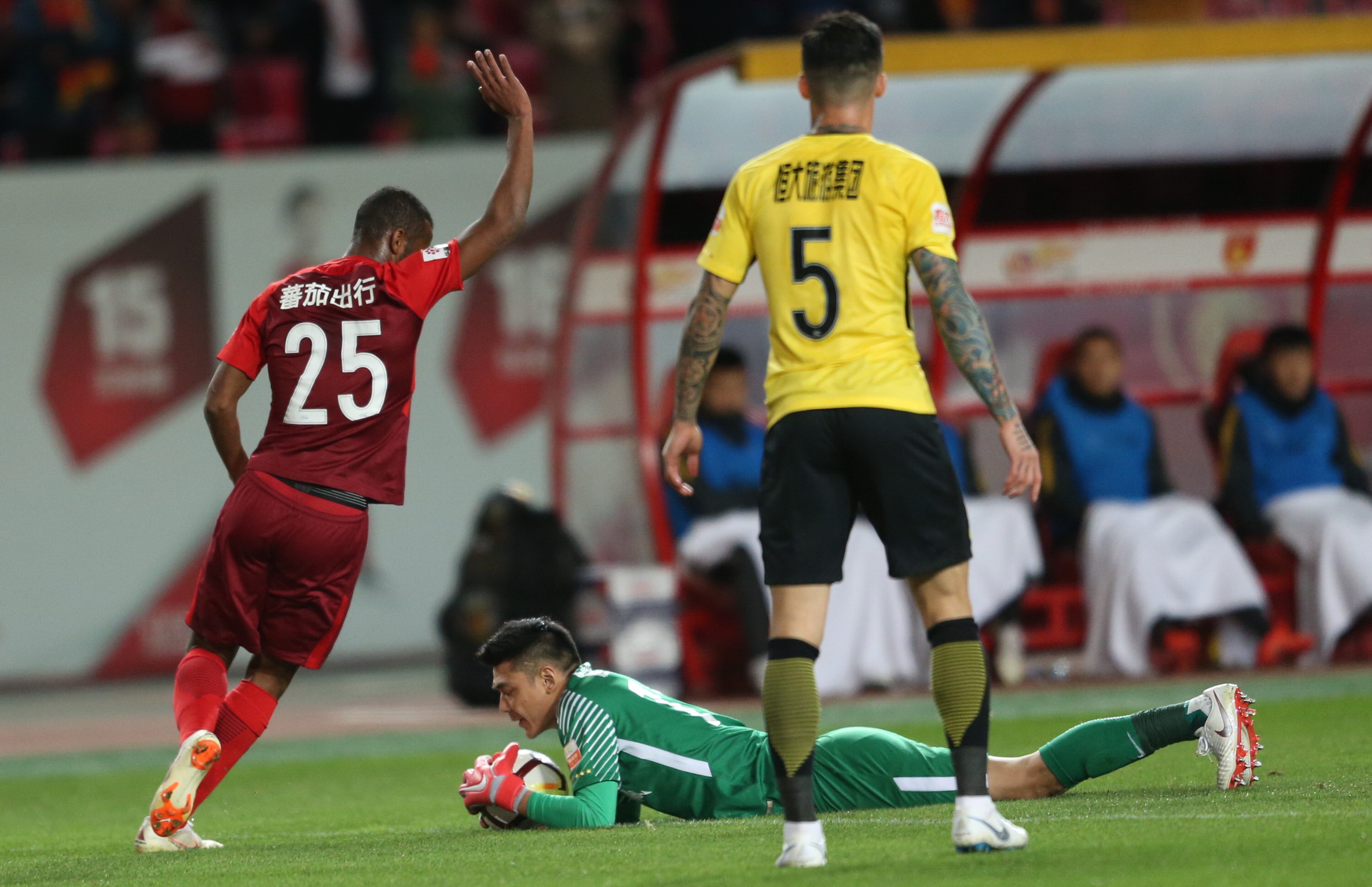 恒大迎来一场惊险的高尔夫对决的简单介绍 恒大迎来一场惊险的高尔夫对决的简单介绍