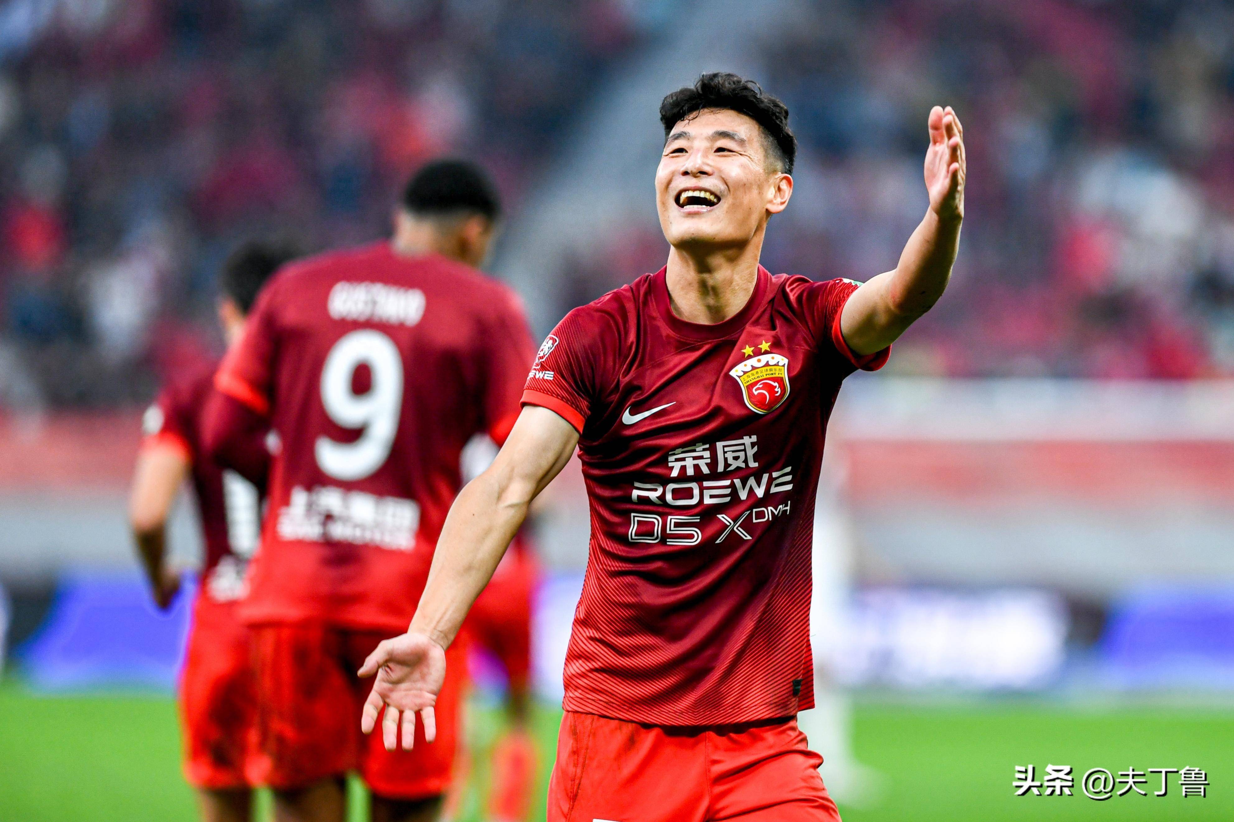 包含中超比赛最新报道：球队实力傲视群雄的词条