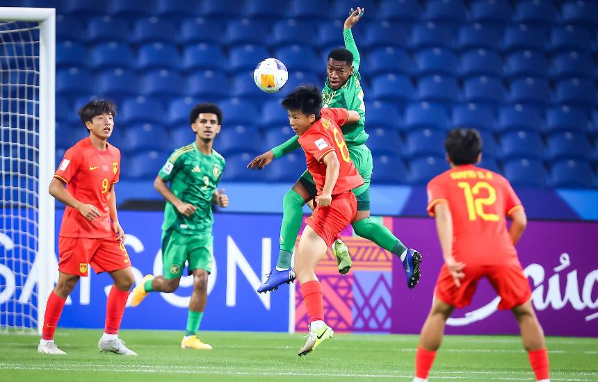 黄海门将神勇扑救,保住球门不失一球的简单介绍 黄海门将神勇扑救,保住球门不失一球的简单介绍