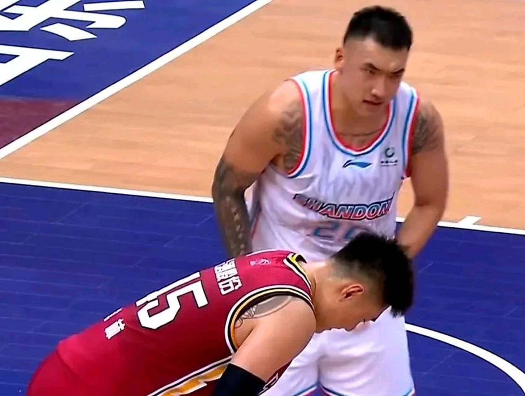 包含精彩对抗即将开启，双方态势坚定的词条