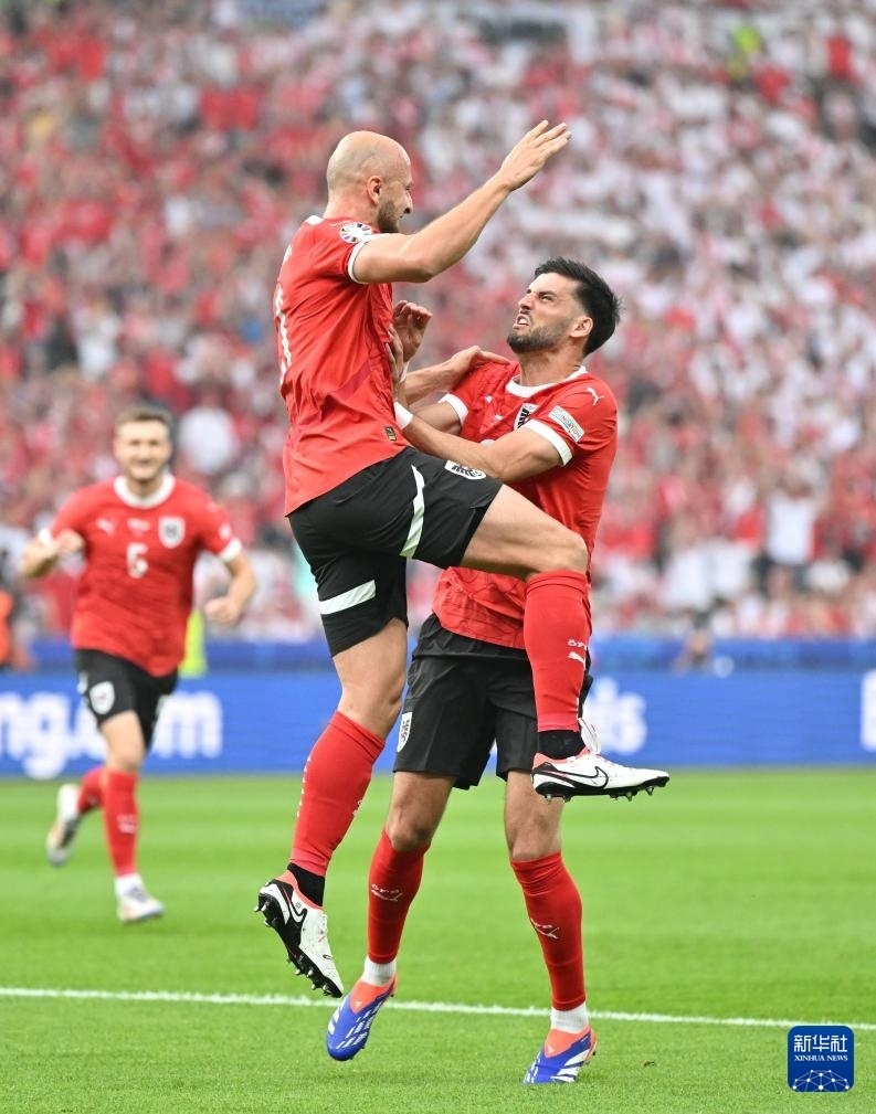 波兰足球明星在国际锦标赛中实现突破 波兰足球明星在国际锦标赛中实现突破