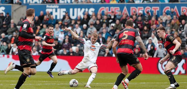 关于利兹联主场战胜米德尔斯堡，取得保级关键胜利的信息