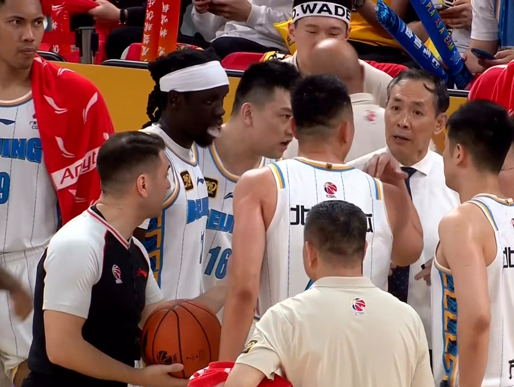 广厦男篮主场发挥出色,赢得比赛 广厦男篮主场发挥出色,赢得比赛