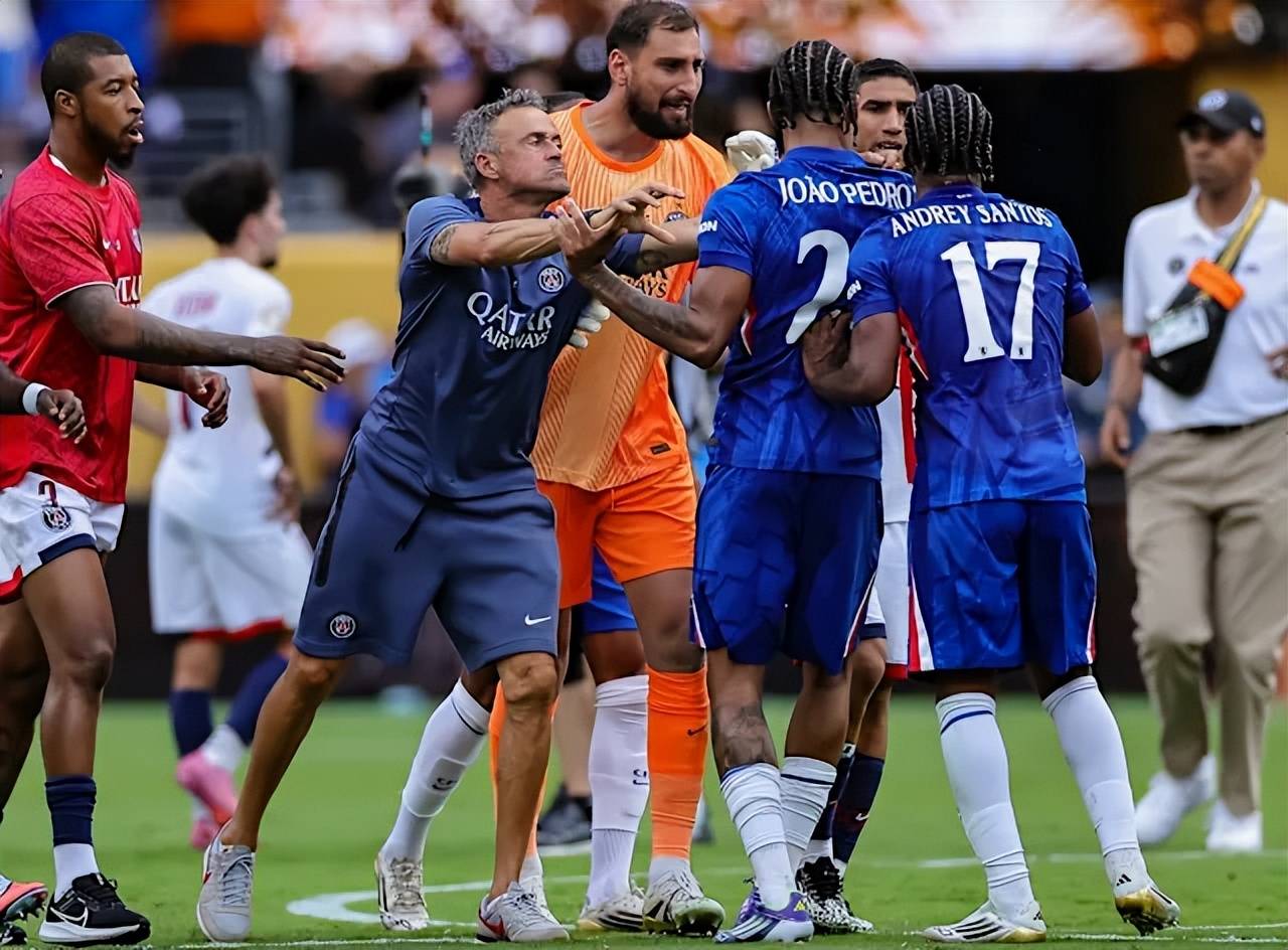 巴黎圣日耳曼门将连续扑出重要球门 巴黎圣日耳曼门将连续扑出重要球门