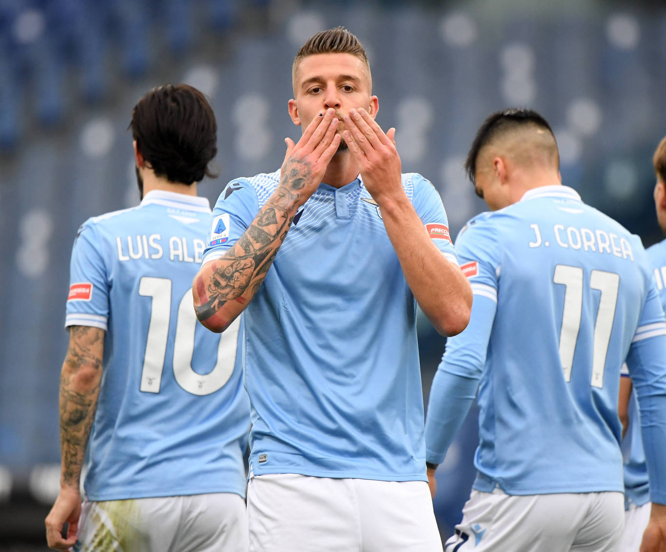 都灵队员备战欧洲大赛,迎接挑战 都灵队员备战欧洲大赛,迎接挑战