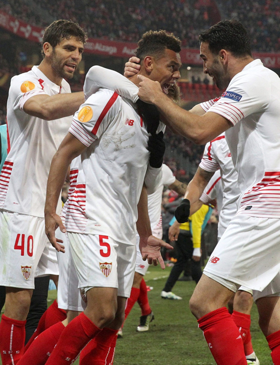 塞维利亚比分领先巴斯克斯，立于中上游