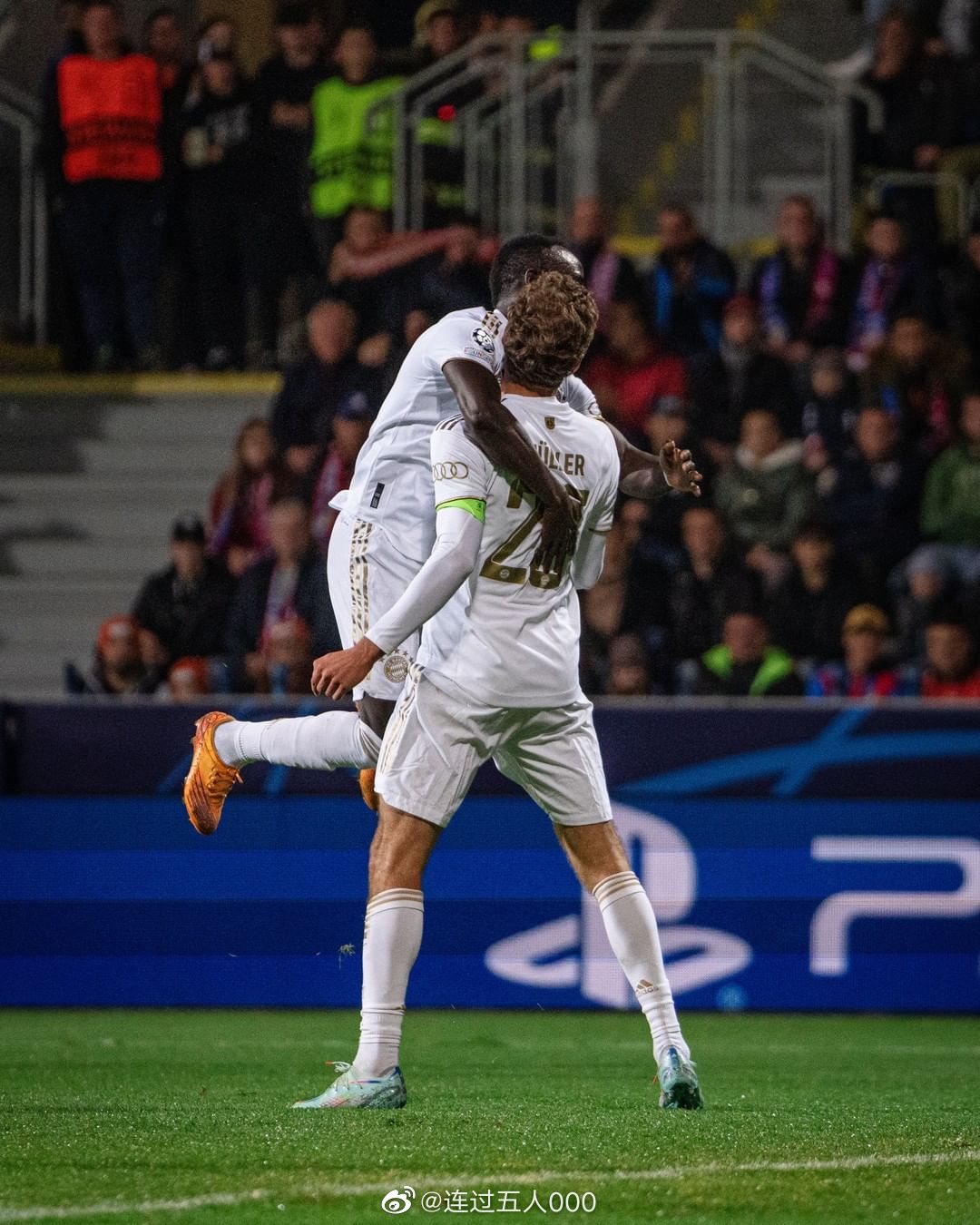 捷克队员在德甲联赛中大放异彩,成为焦点 捷克队员在德甲联赛中大放异彩,成为焦点