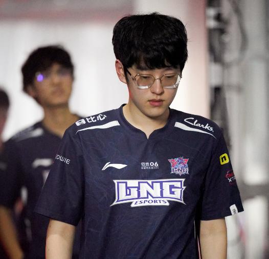 包含WBG力克RNG，Scout拿下关键大龙峡谷大战全球总决赛，锁定晋级资格的词条