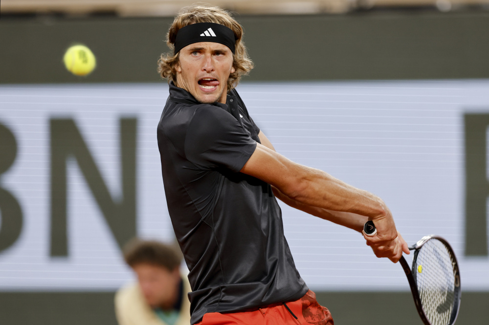 德国网球队险胜日本网球队，兹维列夫打破历史纪录的简单介绍