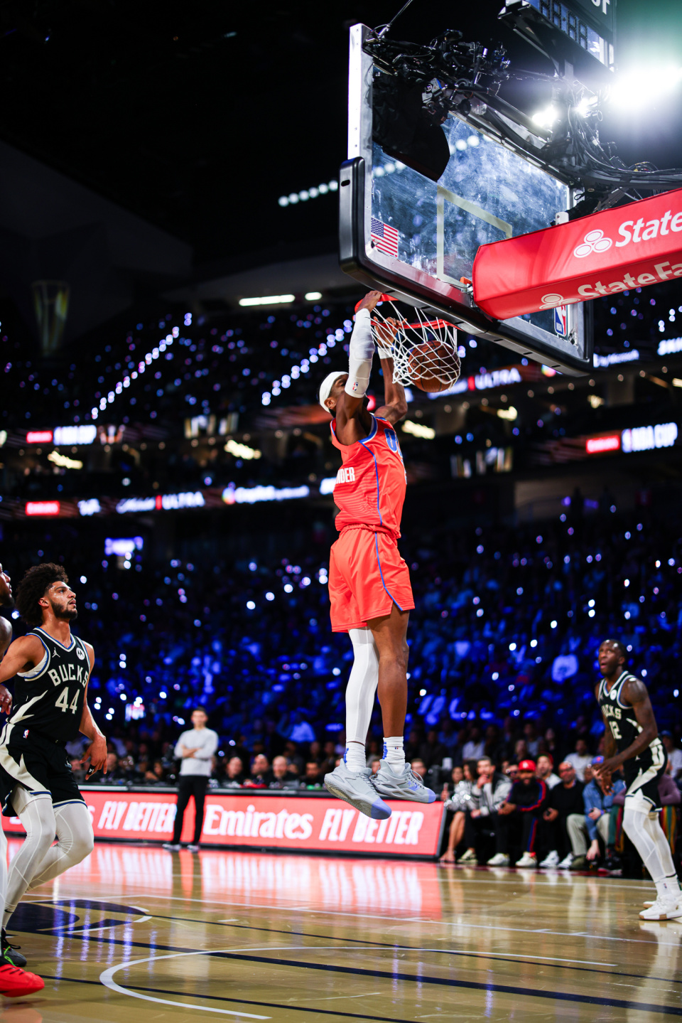 包含爵士轻取篮网，戈贝尔带队取胜的词条