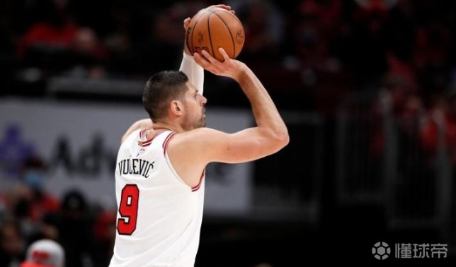 鹈鹕轻取吉林队，拉文状态火热